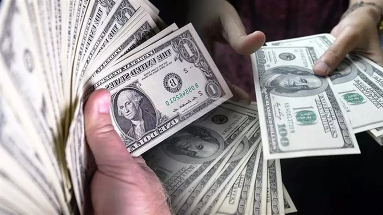 ارتفاع أسعار الدولار عالمياً عقب صدور بيانات التضخم ومخاوف اتساع التوترات مع إيران